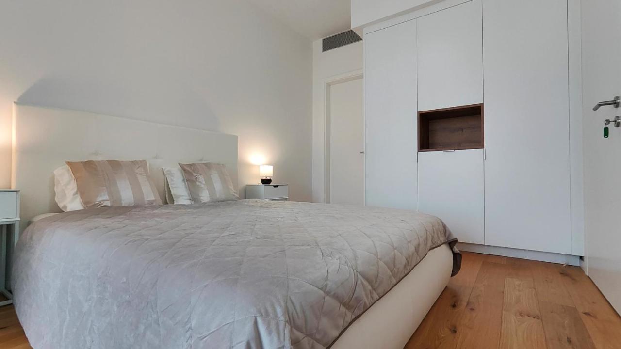 Beautiful 1 - Bedroom Apartment In Downtown Bratislava Exterior photo